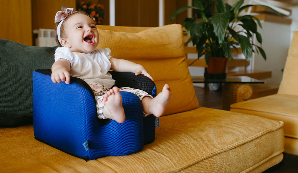 HUGGIE seating system for children